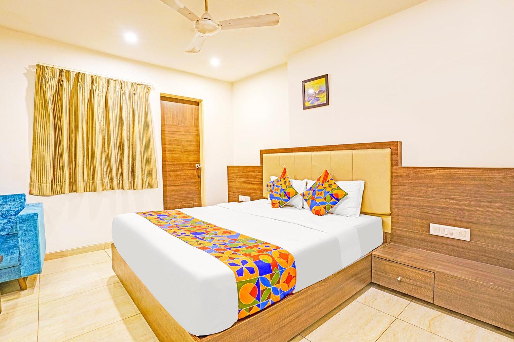 Fabhotel Prime Sky Light Vadodara Exterior photo