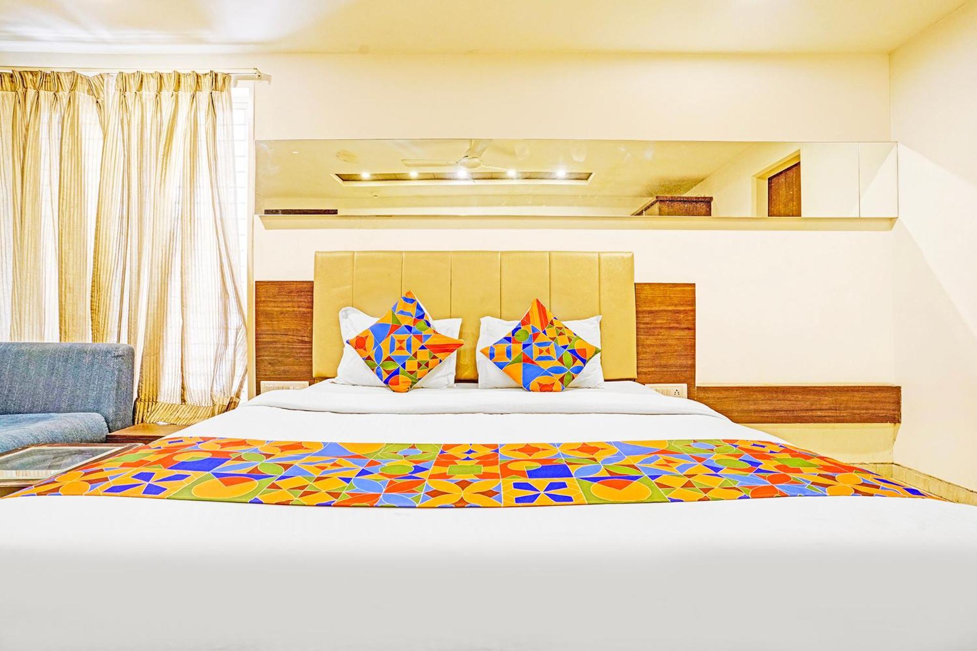 Fabhotel Prime Sky Light Vadodara Exterior photo